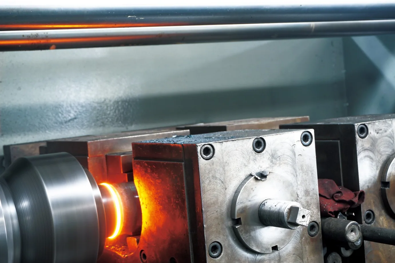 HCIC гидравликалық цилиндрлері: 4 ядро ​​түрлері және арнайы шешімдер